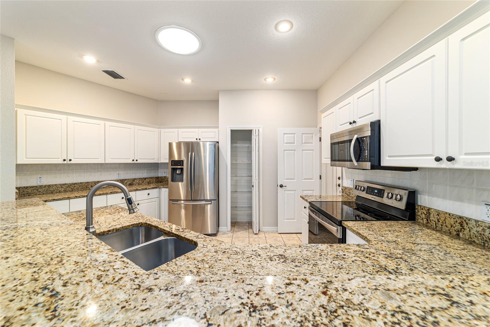 RAINBOW SPGS 05 REP - Residential