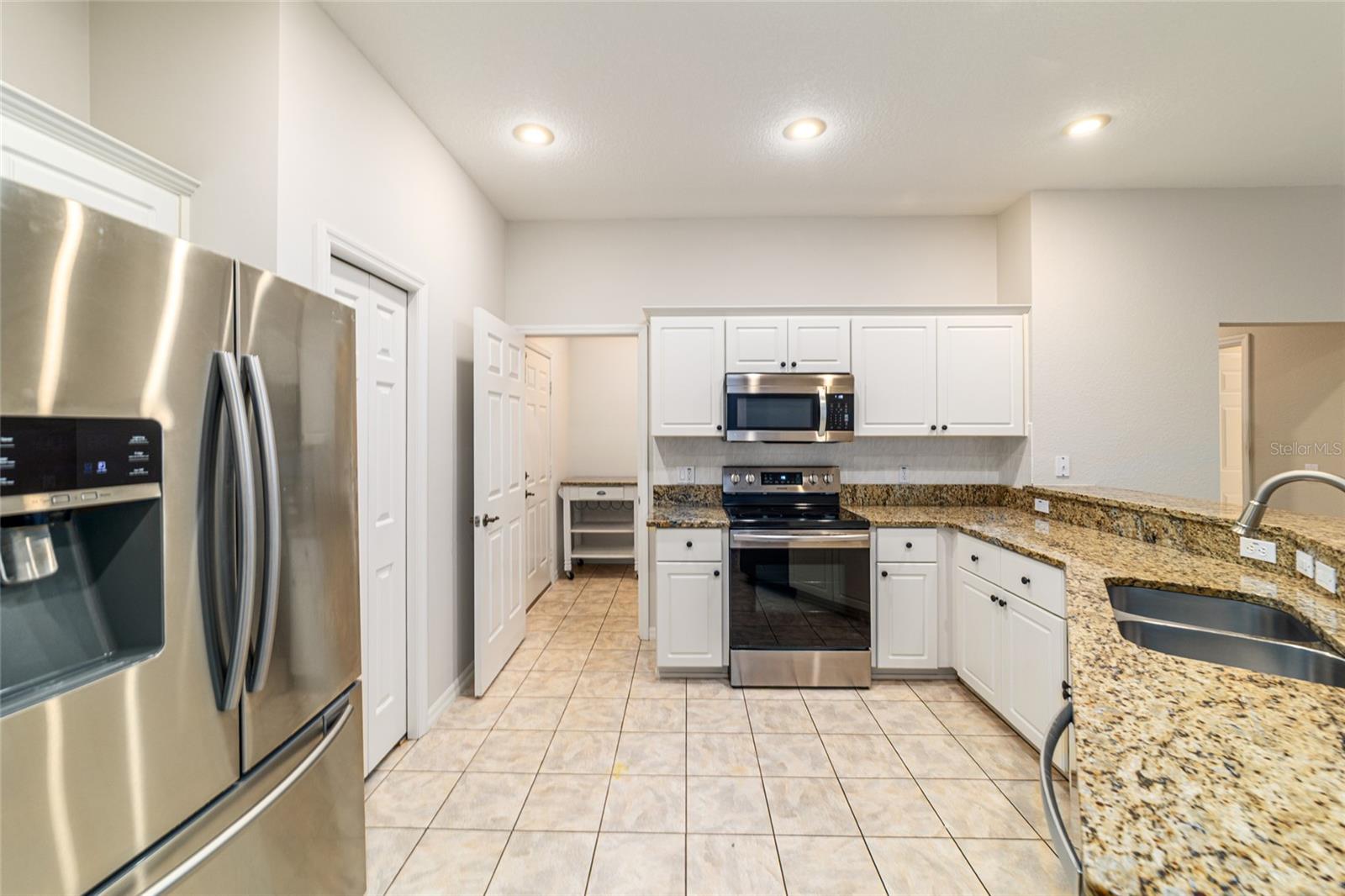 RAINBOW SPGS 05 REP - Residential