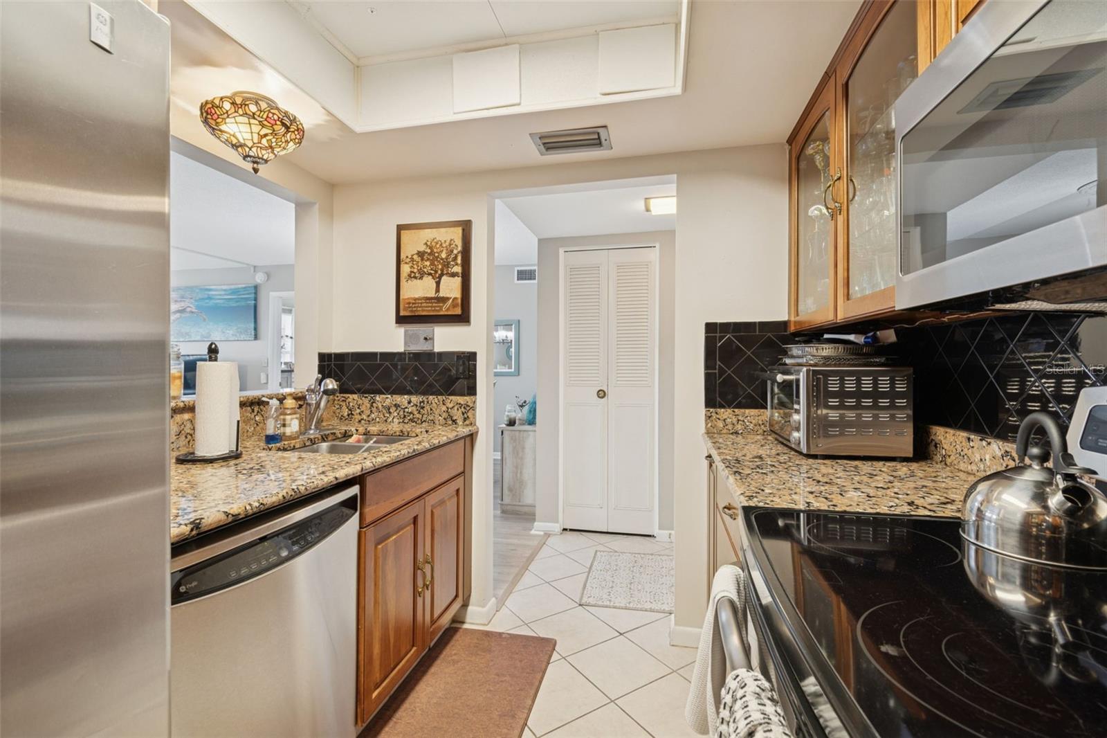 BAYWAY ISLES POINT BRITTANY FIVE - Residential