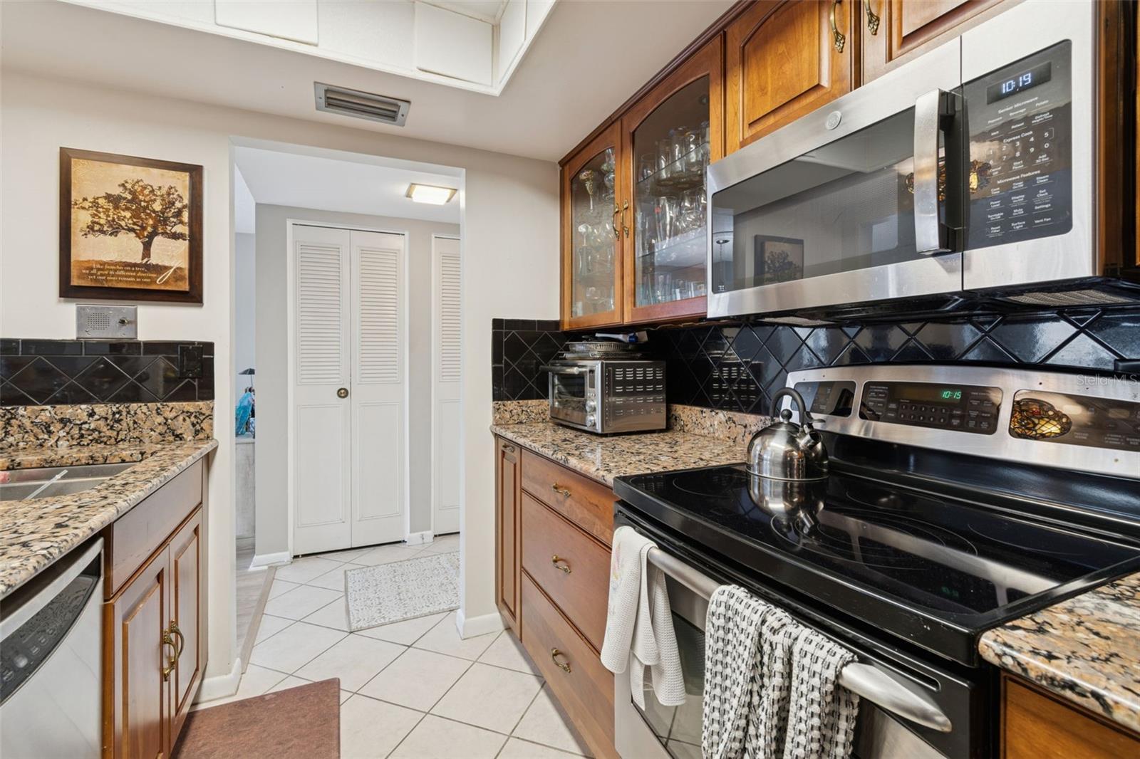 BAYWAY ISLES POINT BRITTANY FIVE - Residential