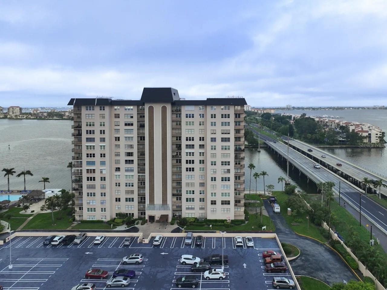 BAYWAY ISLES POINT BRITTANY FIVE - Residential