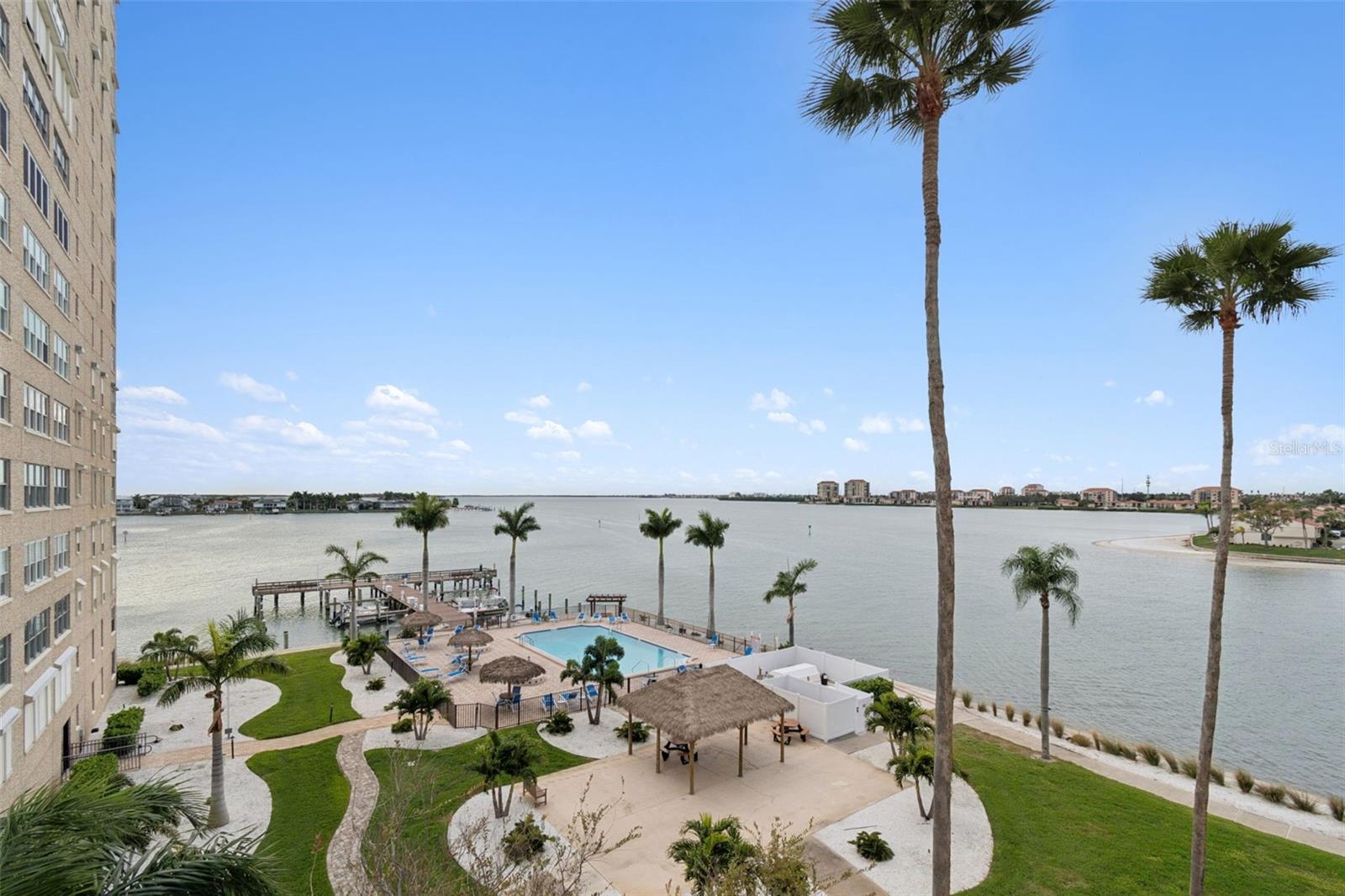 BAYWAY ISLES POINT BRITTANY FIVE - Residential