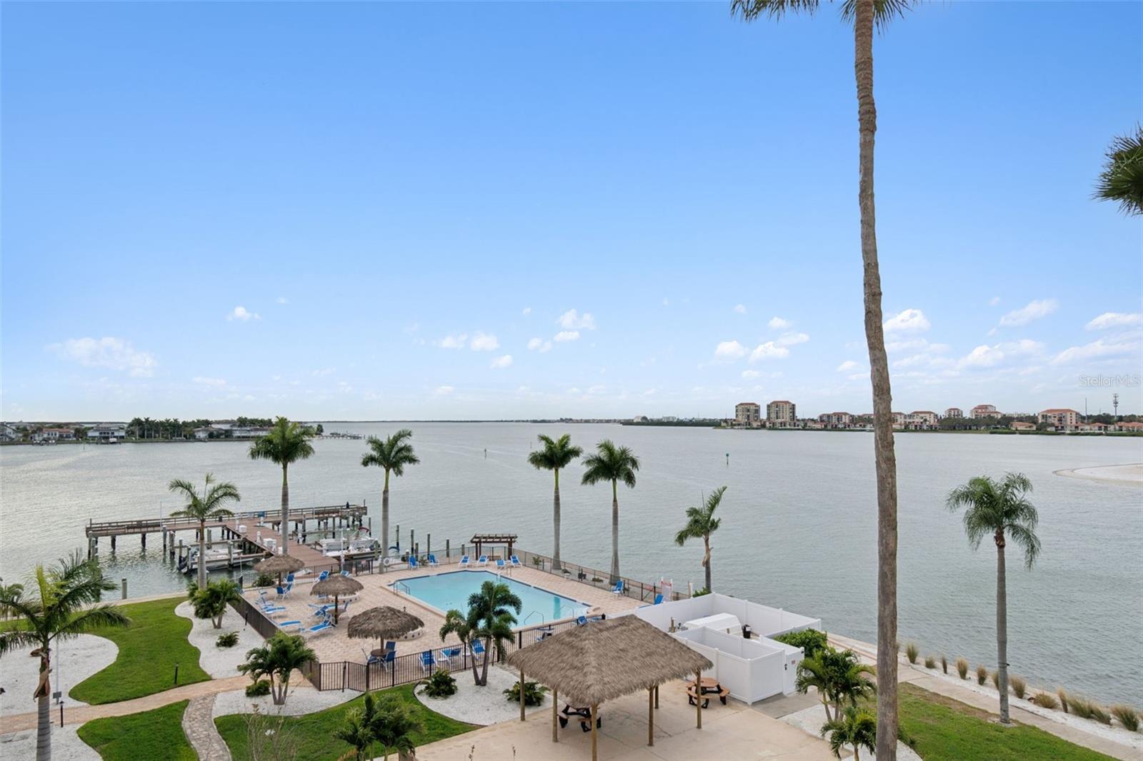 BAYWAY ISLES POINT BRITTANY FIVE - Residential