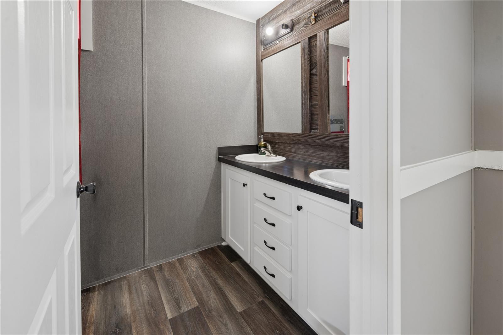 WILLISTON HLNDS - Residential