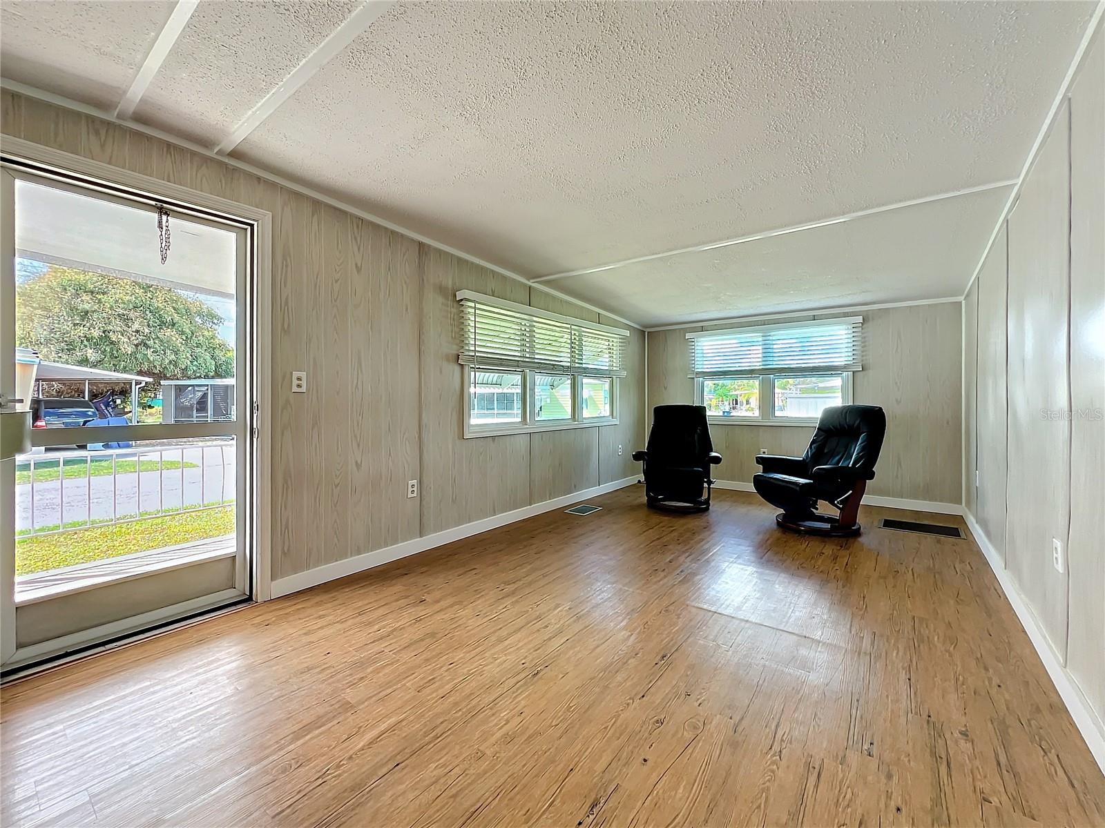 MOBILE MANOR - Residential