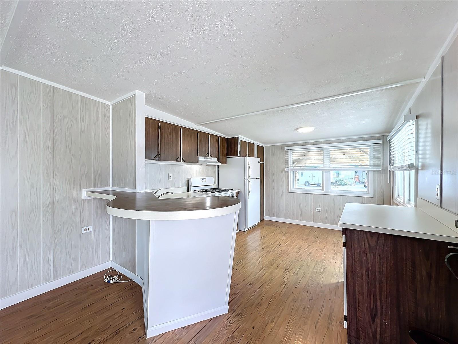 MOBILE MANOR - Residential