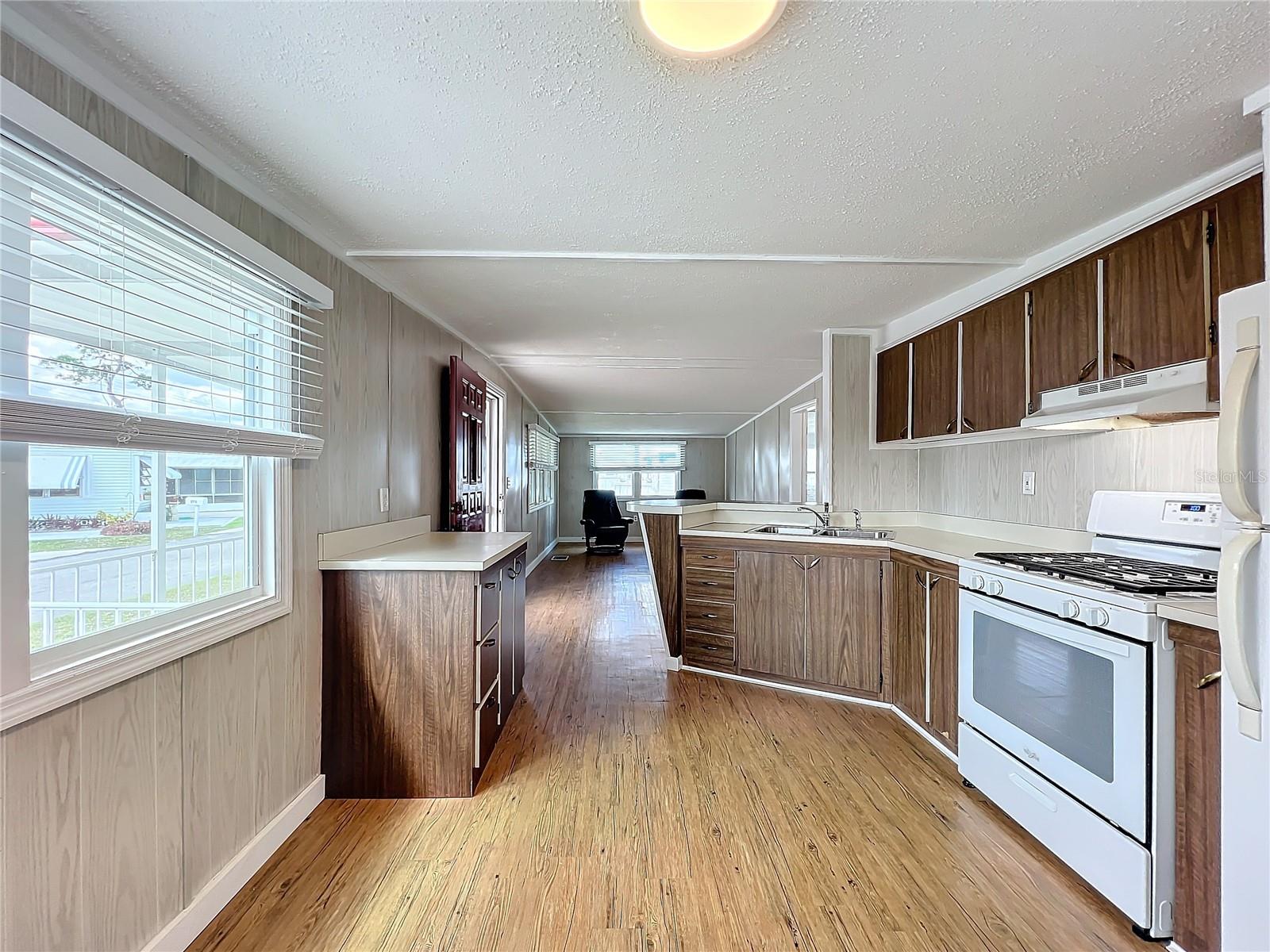MOBILE MANOR - Residential