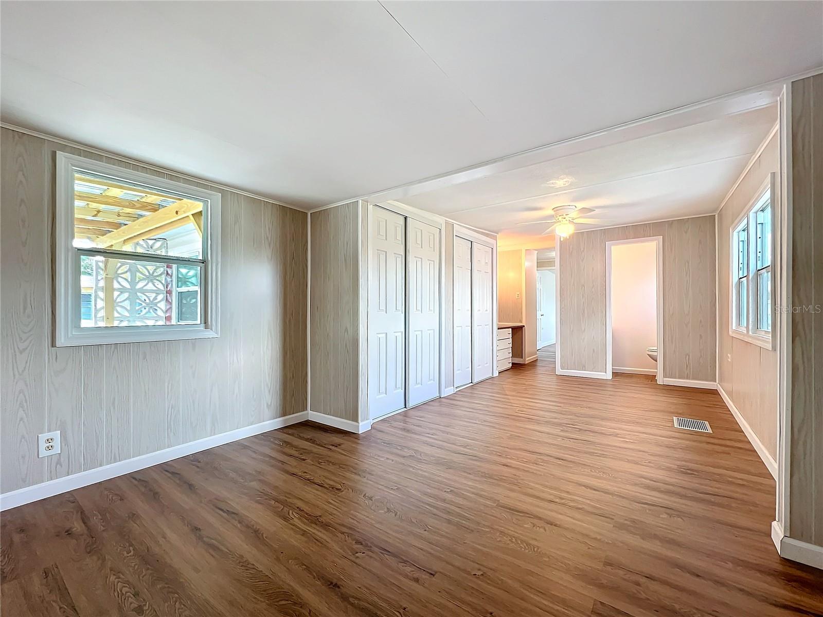 MOBILE MANOR - Residential