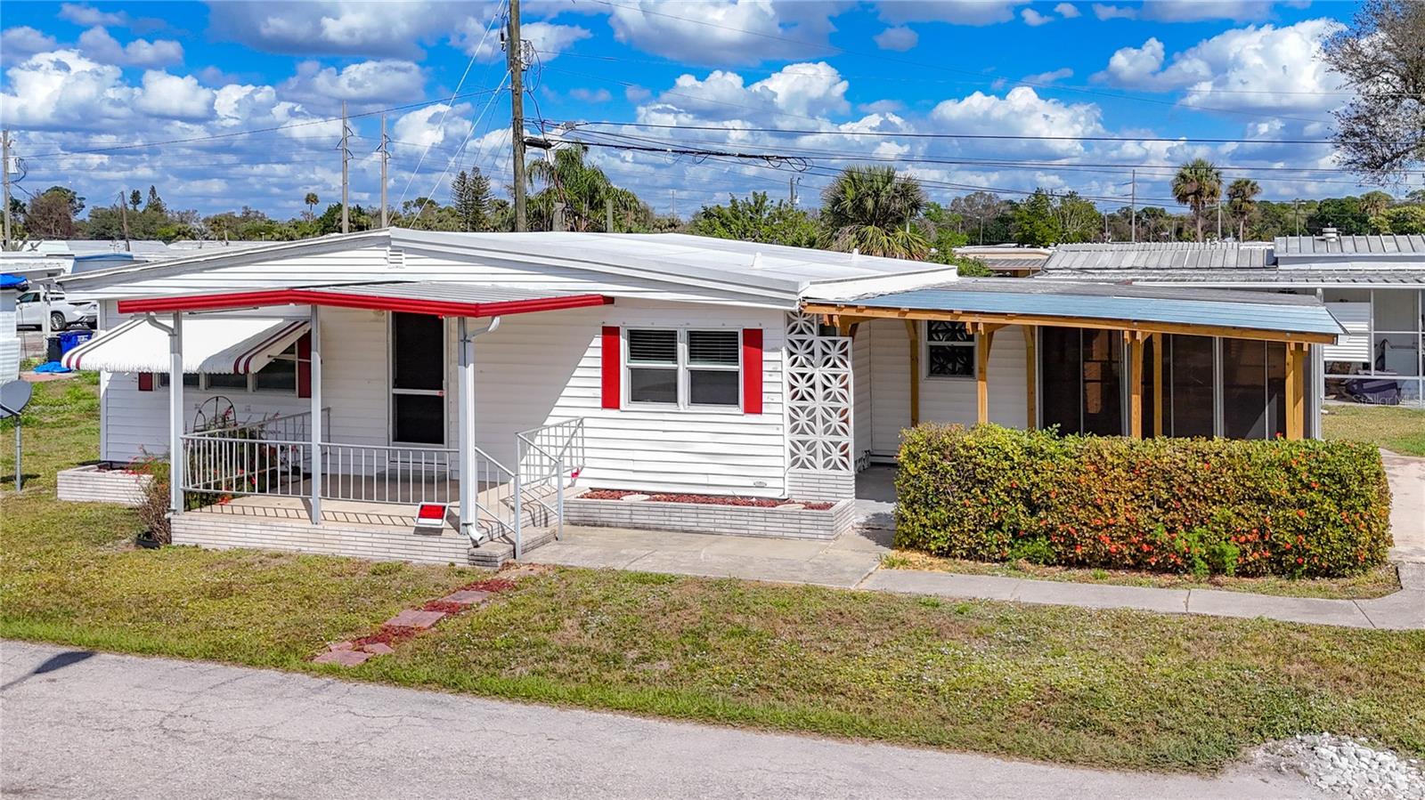 MOBILE MANOR - Residential