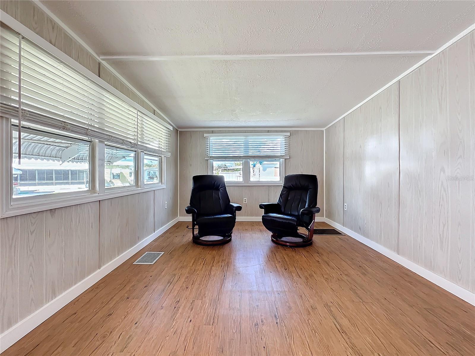 MOBILE MANOR - Residential