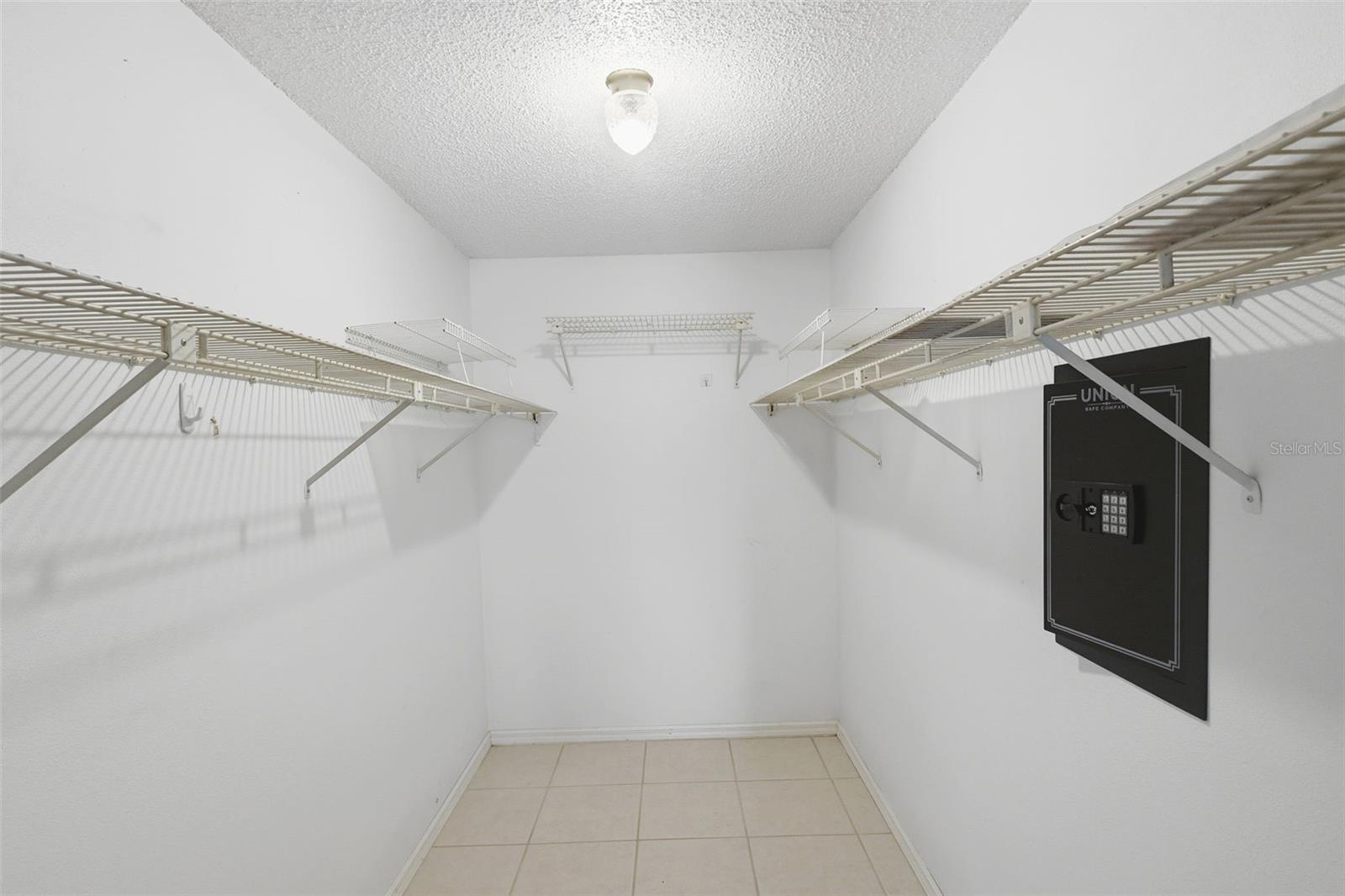 DELTONA LAKES UNIT 17 - Residential