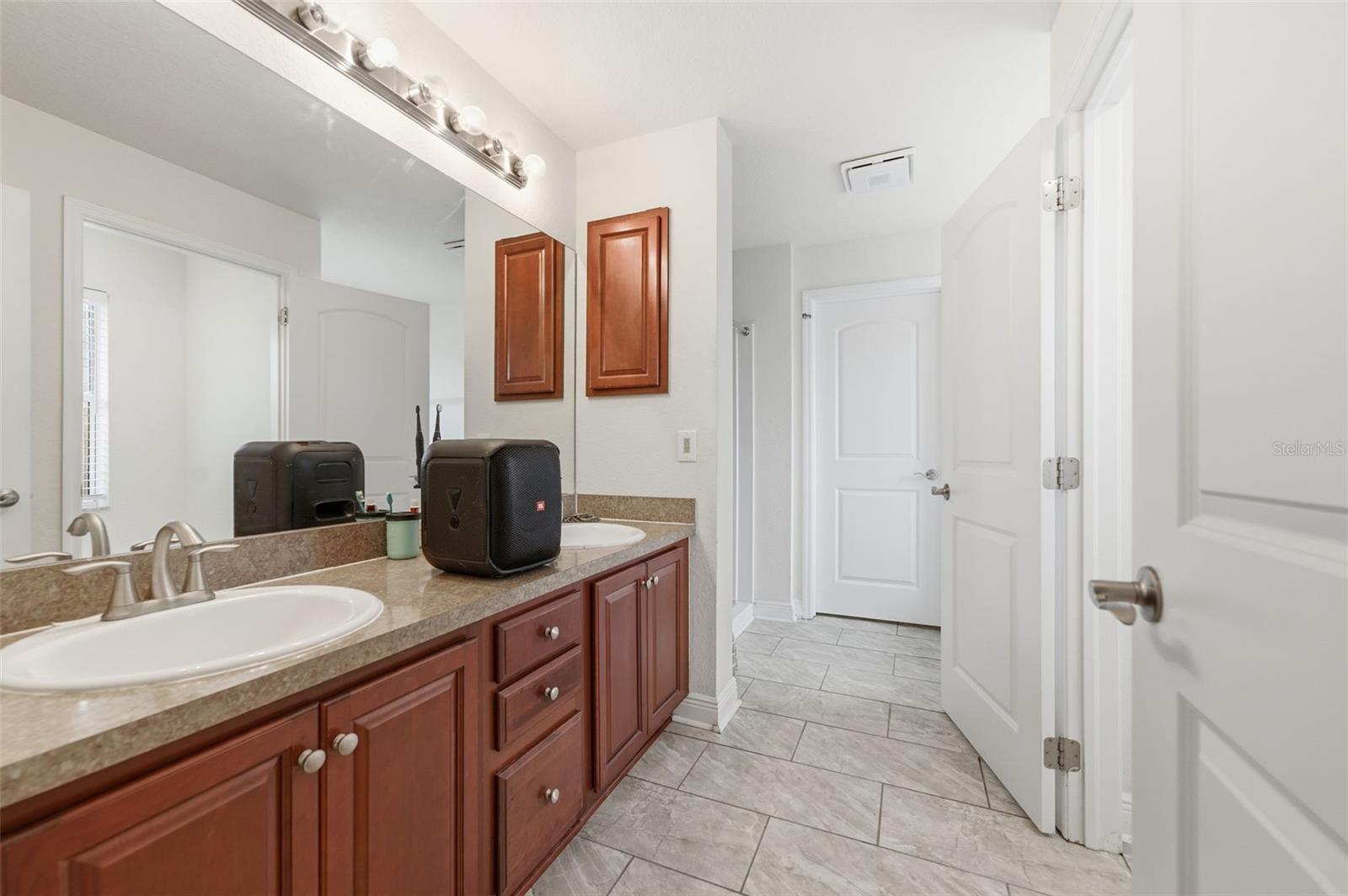 ROYAL HIGHLANDS - Residential