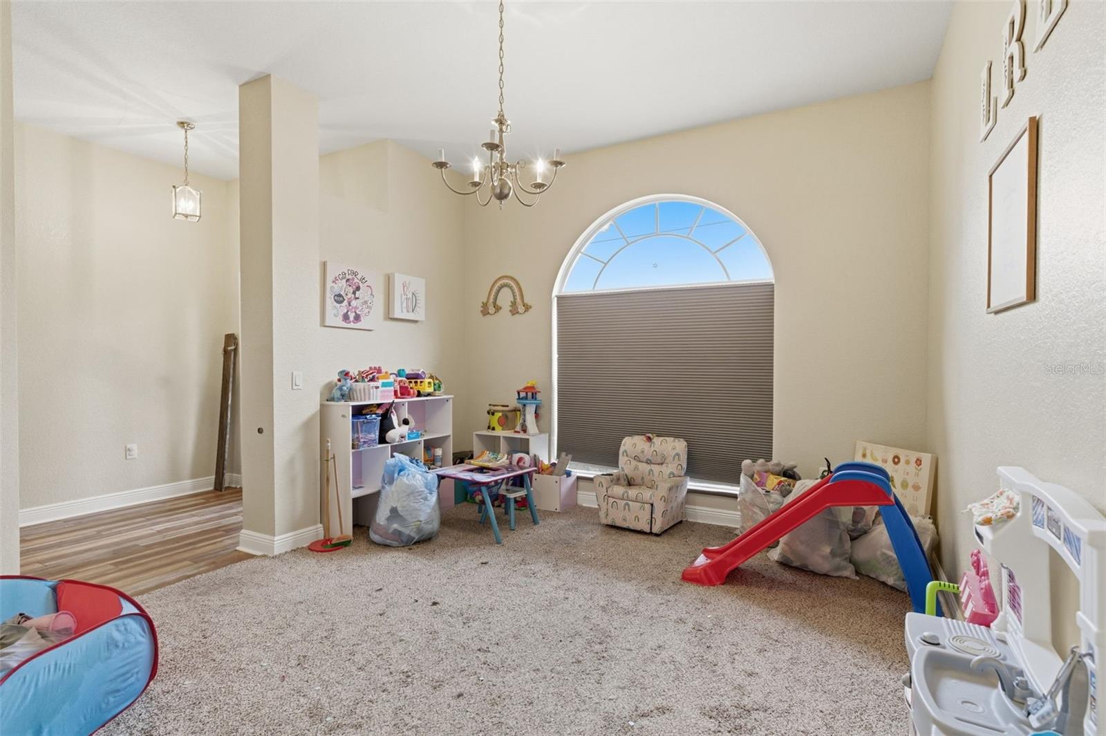 ROYAL HIGHLANDS - Residential