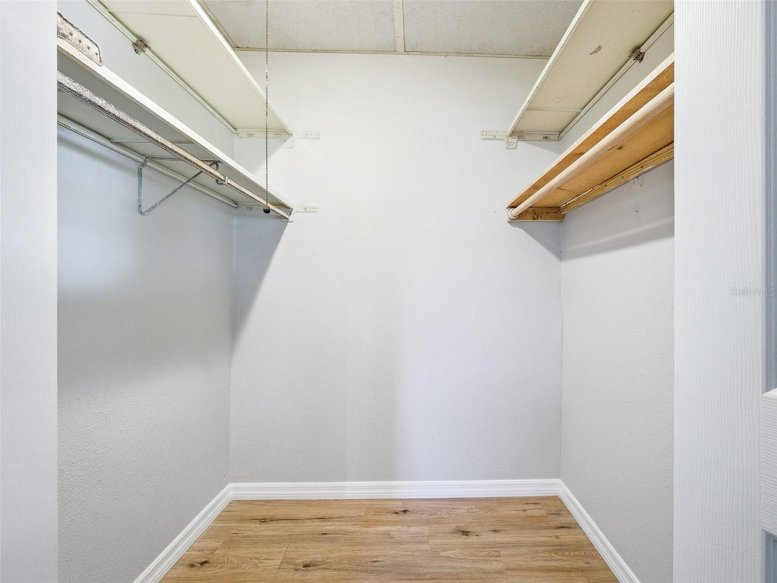 COUNTRY CLUB CHALETS - Residential