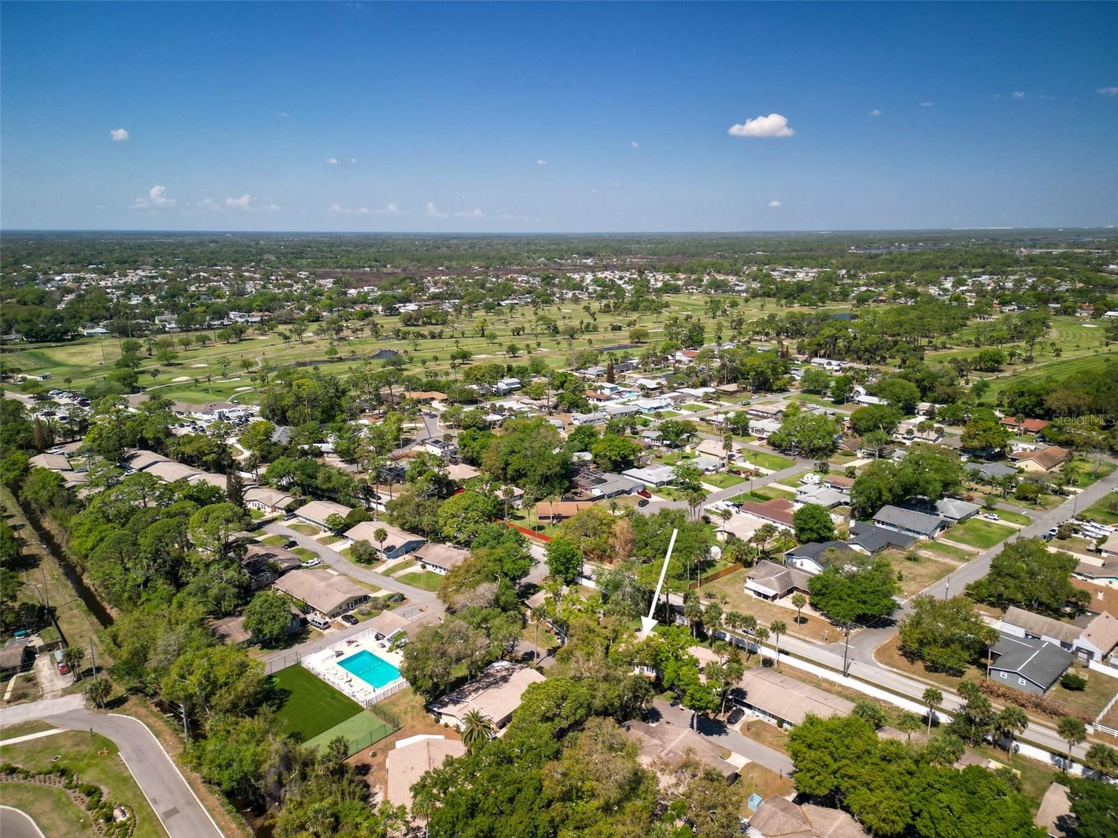 COUNTRY CLUB CHALETS - Residential