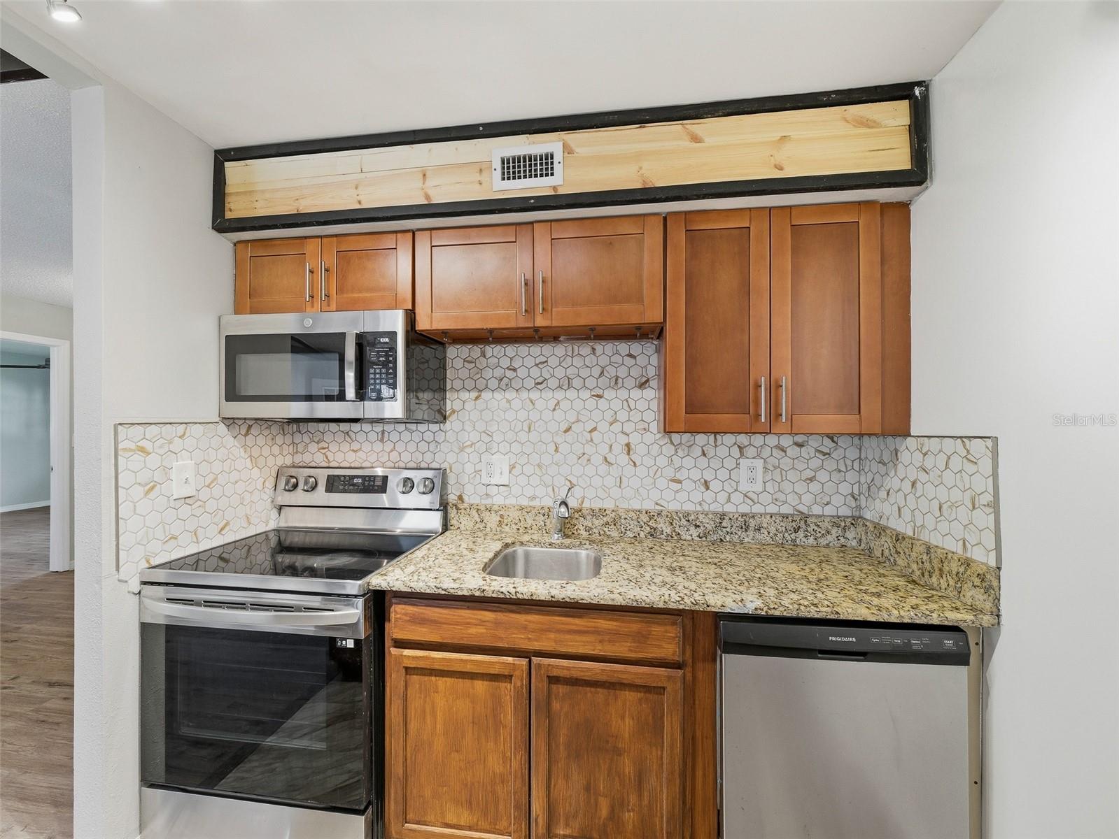 COUNTRY CLUB CHALETS - Residential