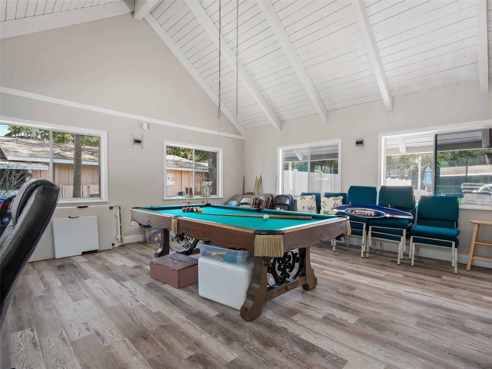 COUNTRY CLUB CHALETS - Residential