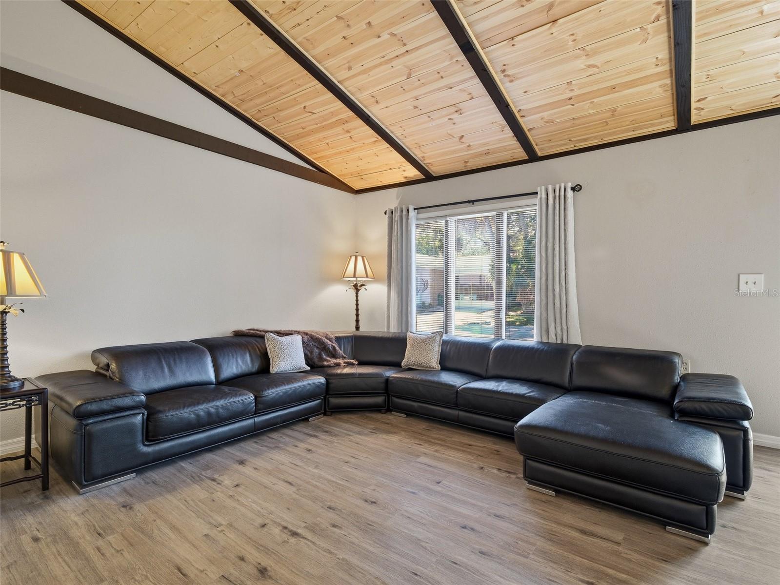 COUNTRY CLUB CHALETS - Residential