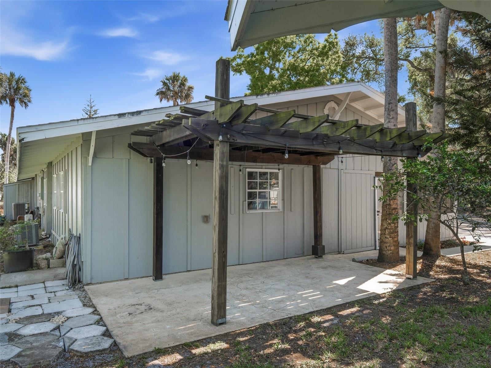 COUNTRY CLUB CHALETS - Residential