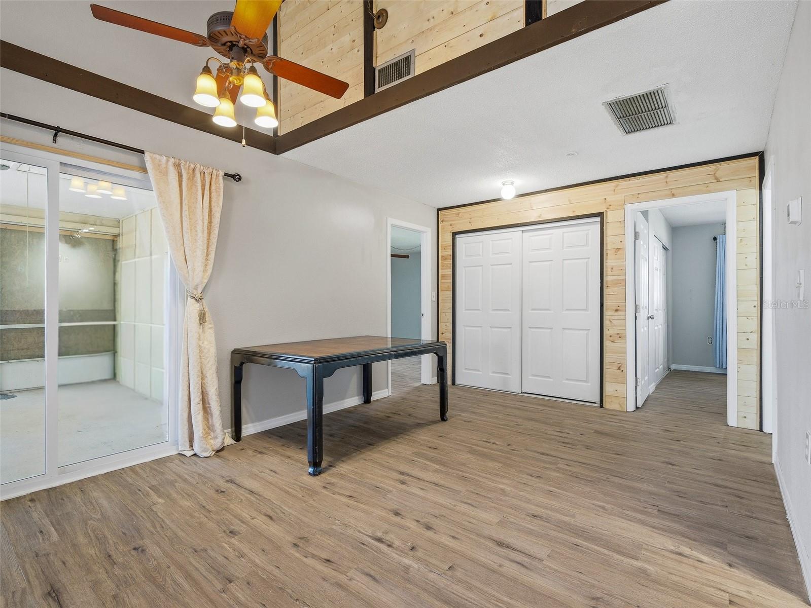 COUNTRY CLUB CHALETS - Residential