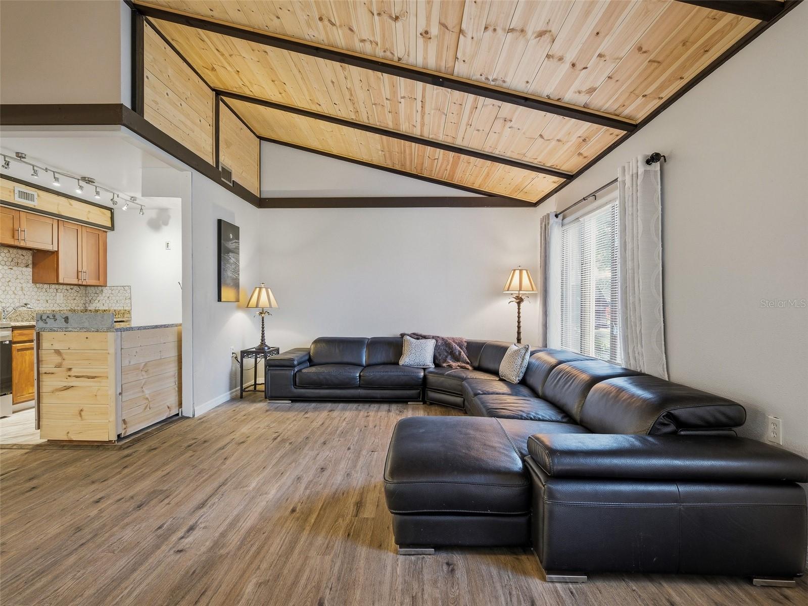 COUNTRY CLUB CHALETS - Residential