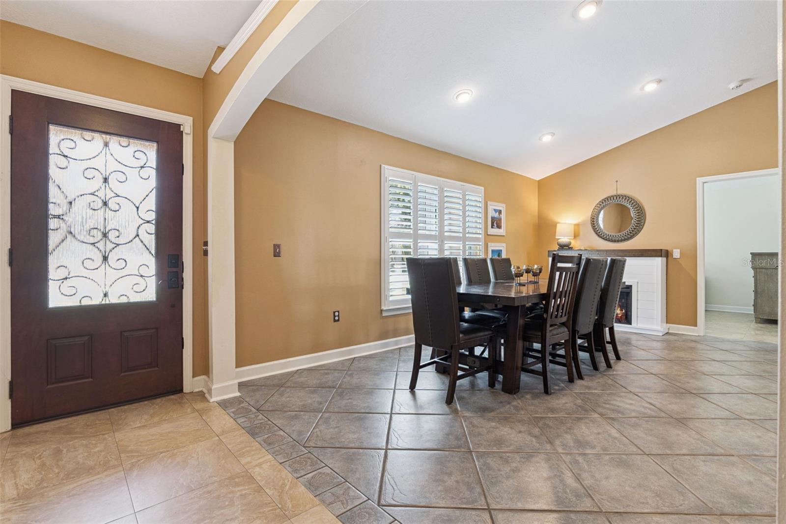 1289 VOLTAIRE STREET