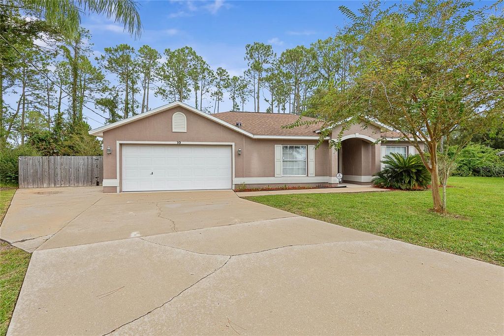 Photo of 10 Riverview Place, Palm Coast, FL 32164 (MLS # FC313181)