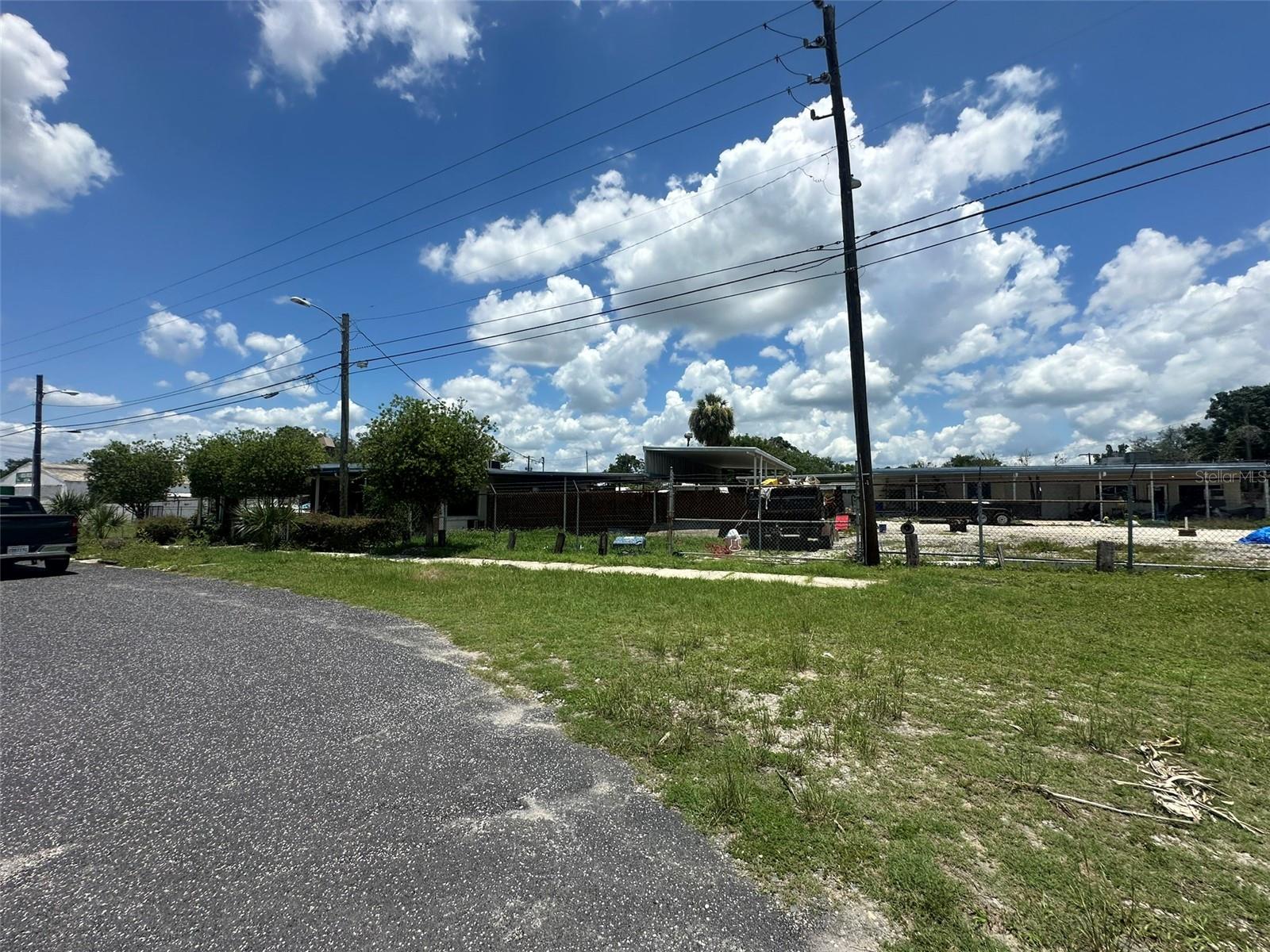 1701 W MEMORIAL BOULEVARD