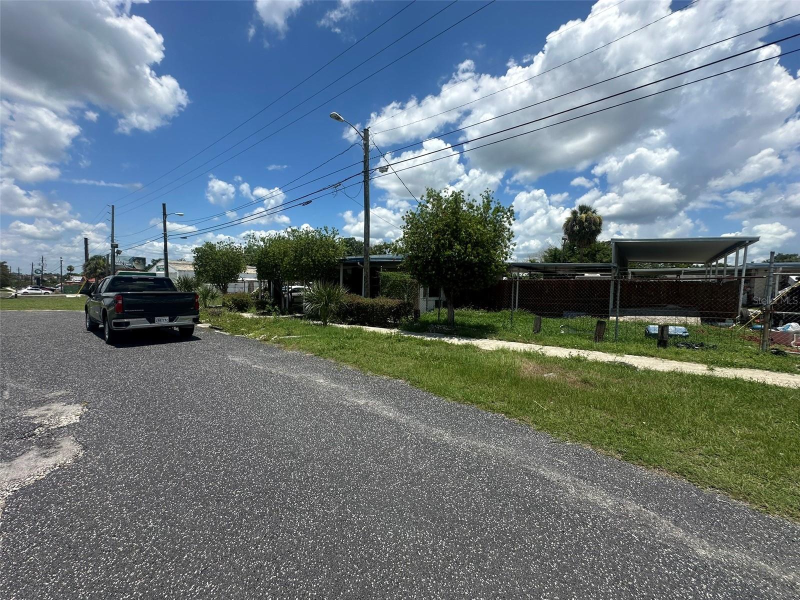1701 W MEMORIAL BOULEVARD