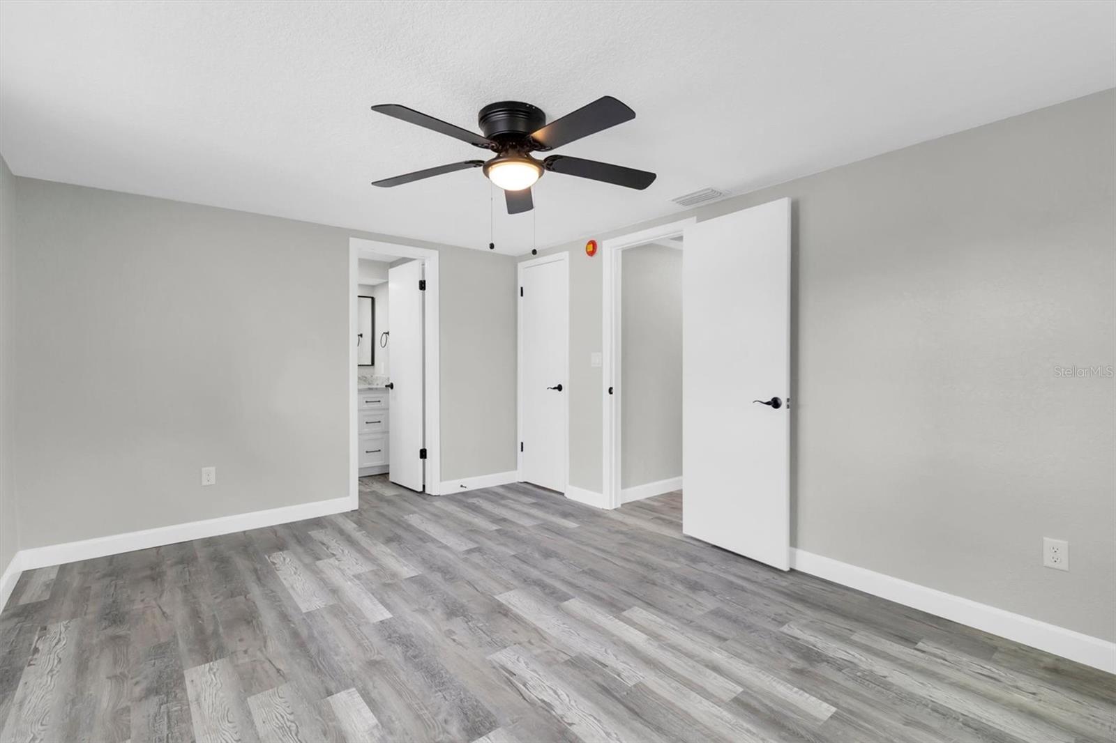 HOLIDAY GARDENS ESTATES - Residential