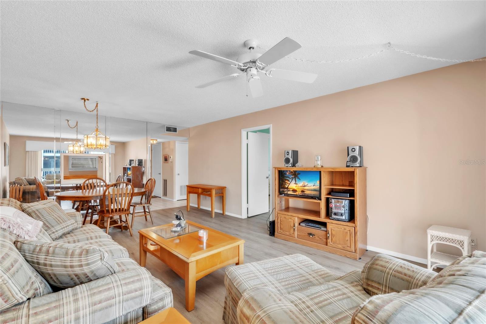 GLEN OAKS GARDEN APTS 2 - Residential