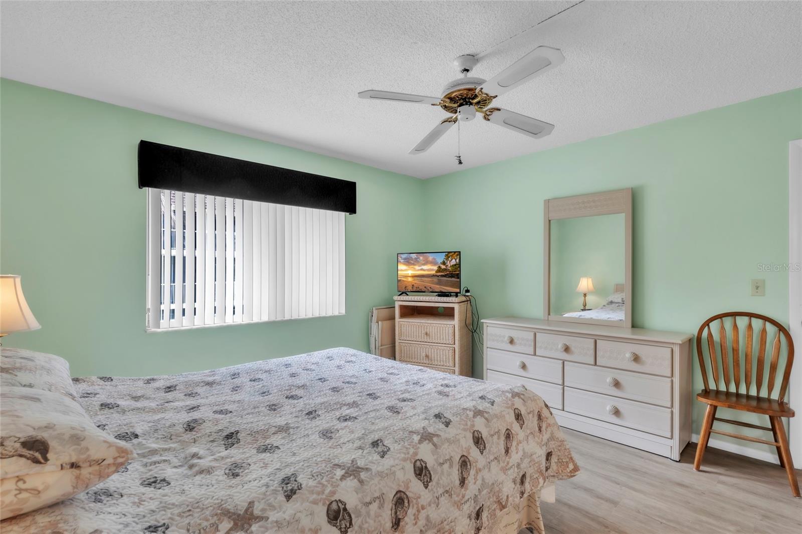 GLEN OAKS GARDEN APTS 2 - Residential