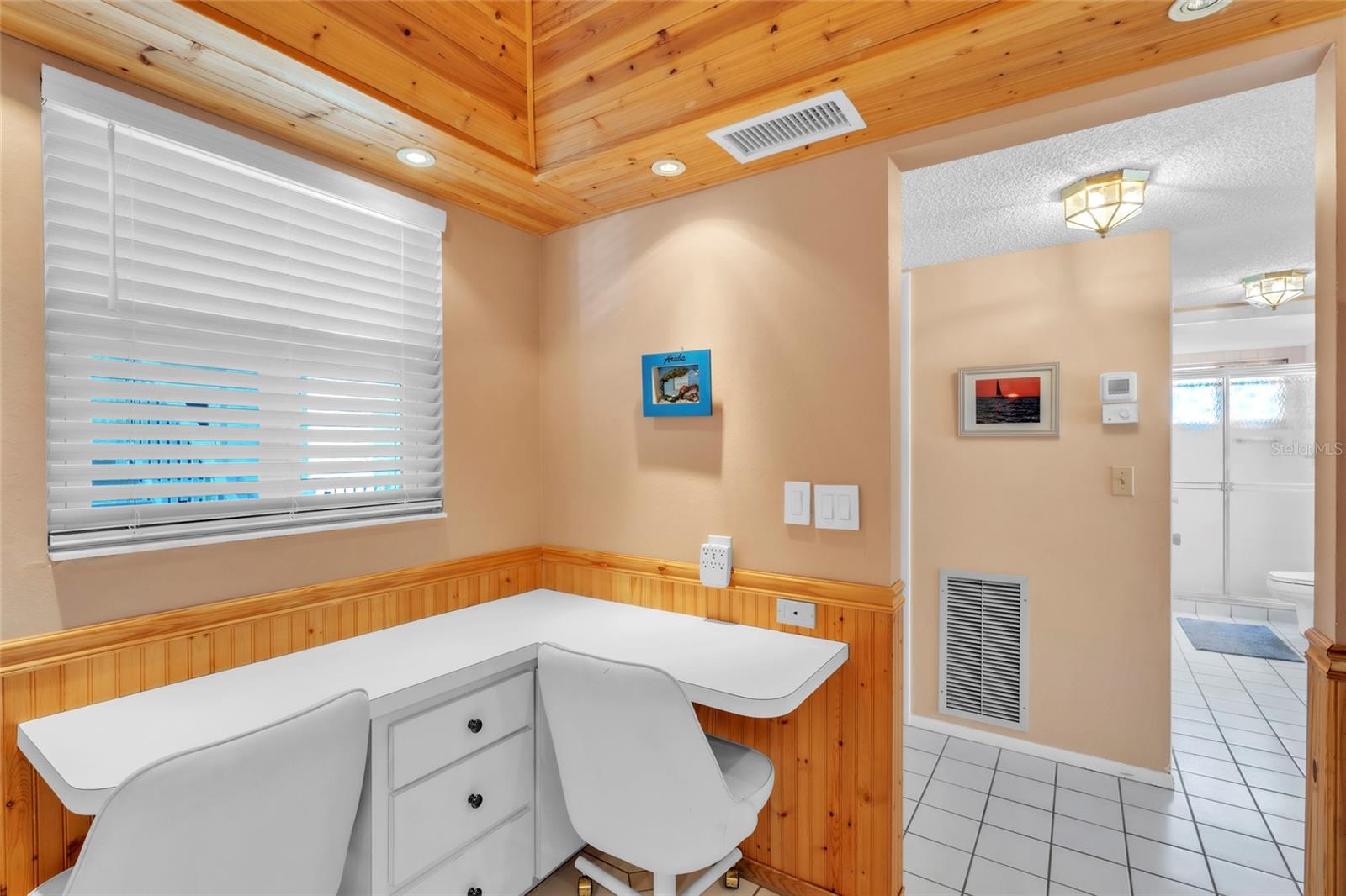 GLEN OAKS GARDEN APTS 2 - Residential