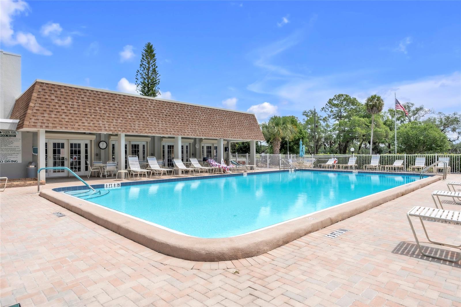 GLEN OAKS GARDEN APTS 2 - Residential