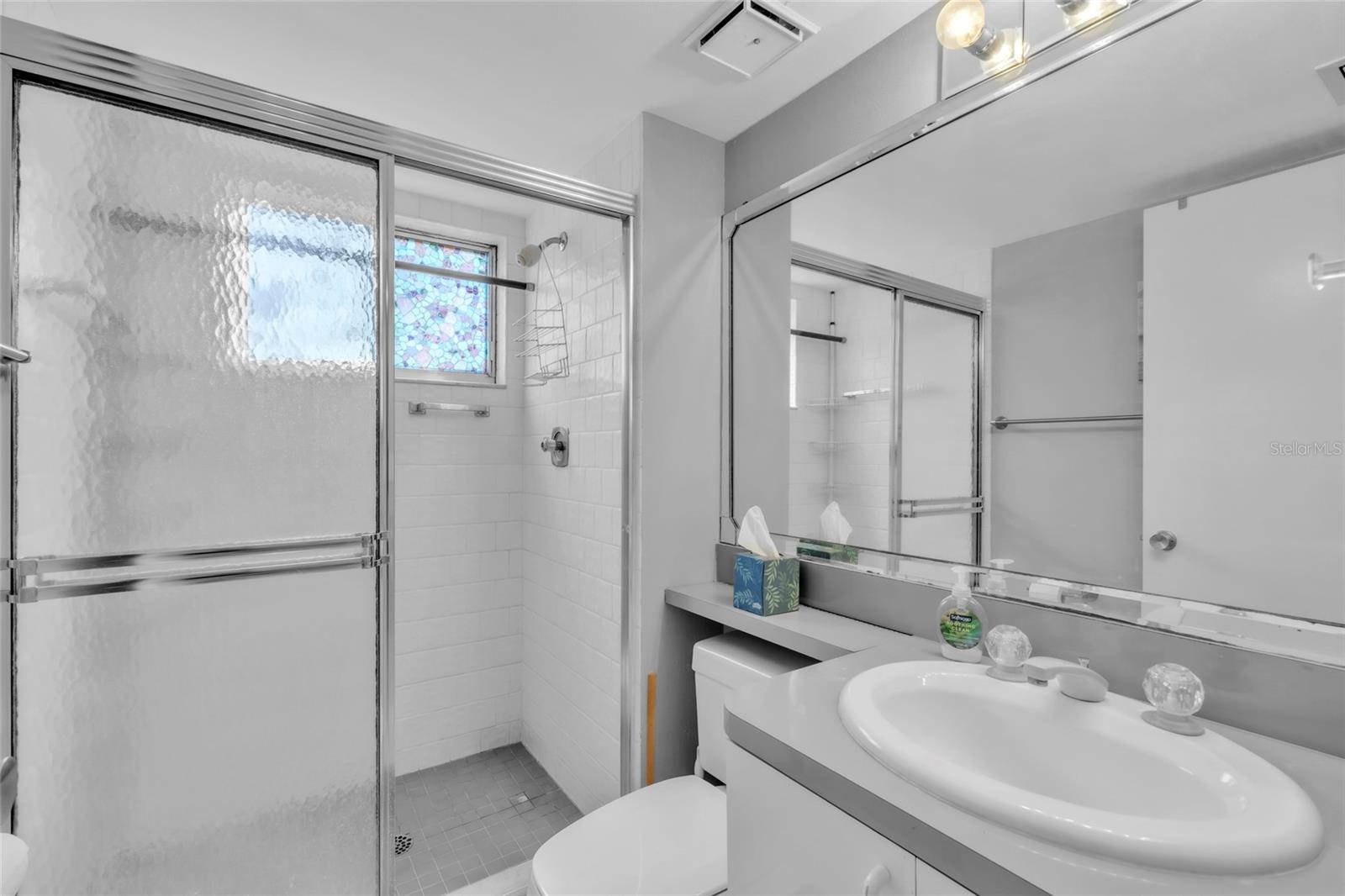 GLEN OAKS GARDEN APTS 2 - Residential