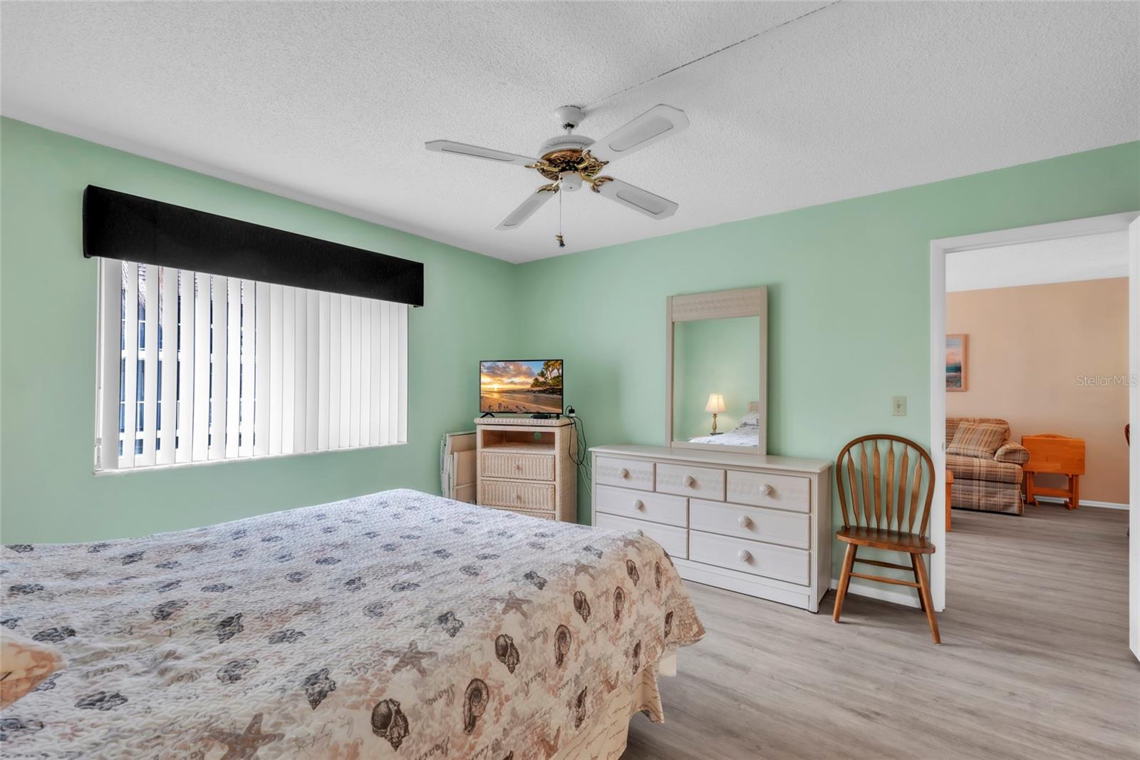 GLEN OAKS GARDEN APTS 2 - Residential