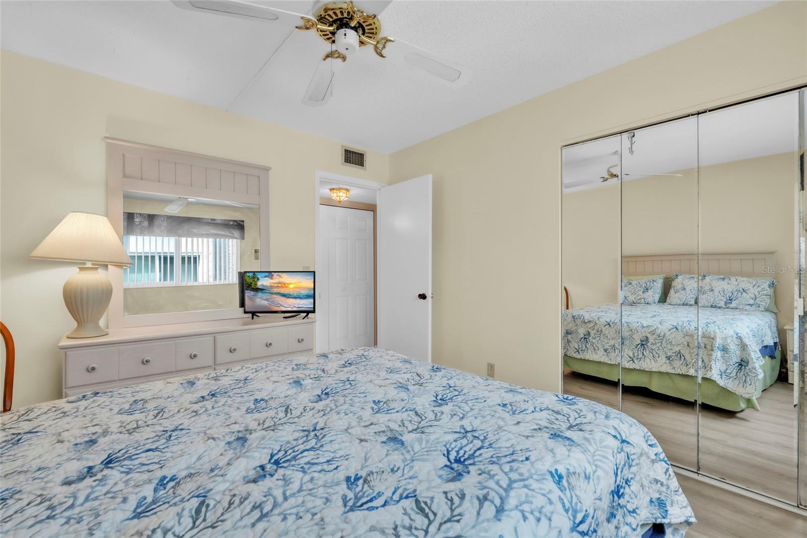 GLEN OAKS GARDEN APTS 2 - Residential