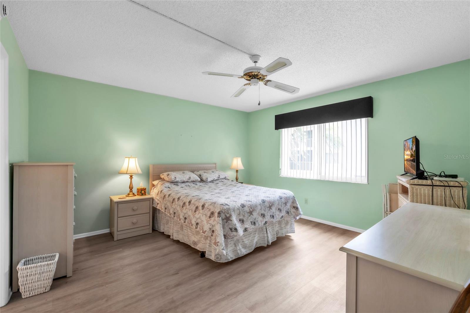 GLEN OAKS GARDEN APTS 2 - Residential