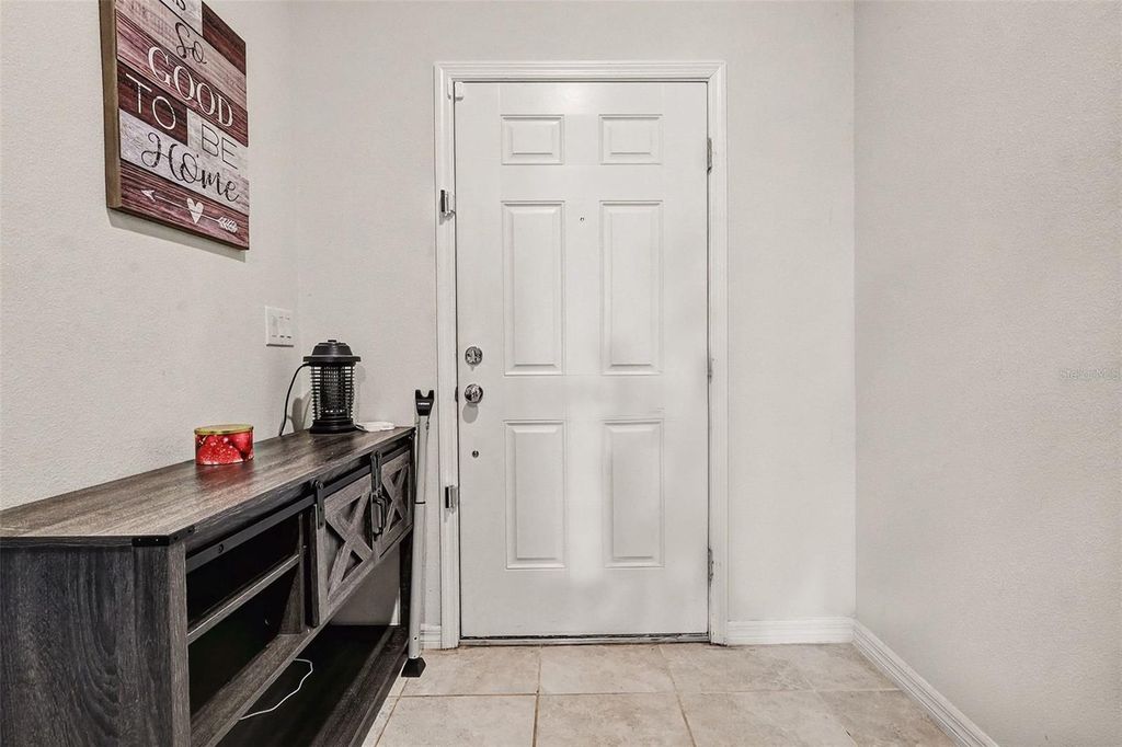 Photo of 213 Citrus Isle Loop, Davenport, FL 33837 (MLS # TB8467529)