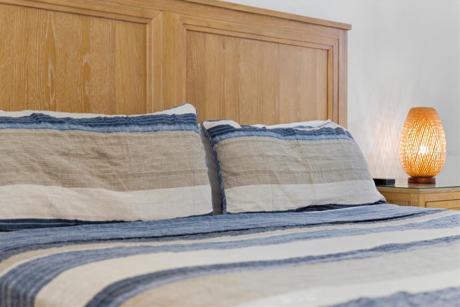 PELICAN POINTE ON - Residential