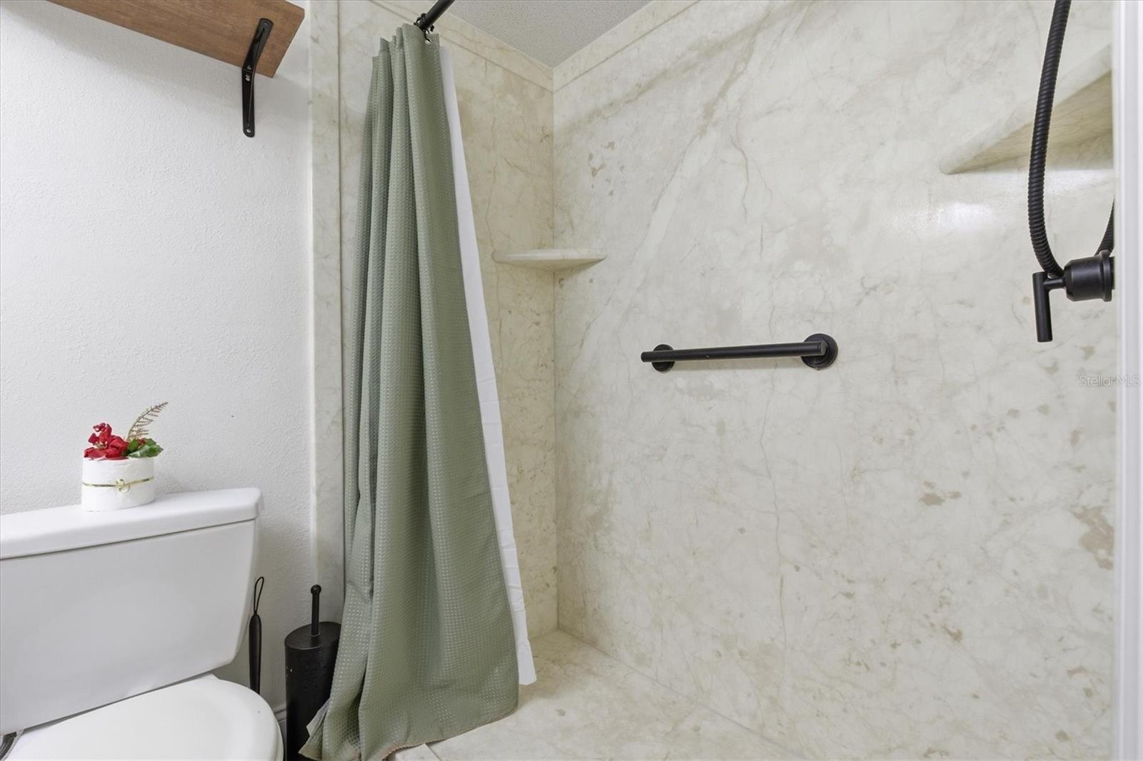 PELICAN POINTE ON - Residential