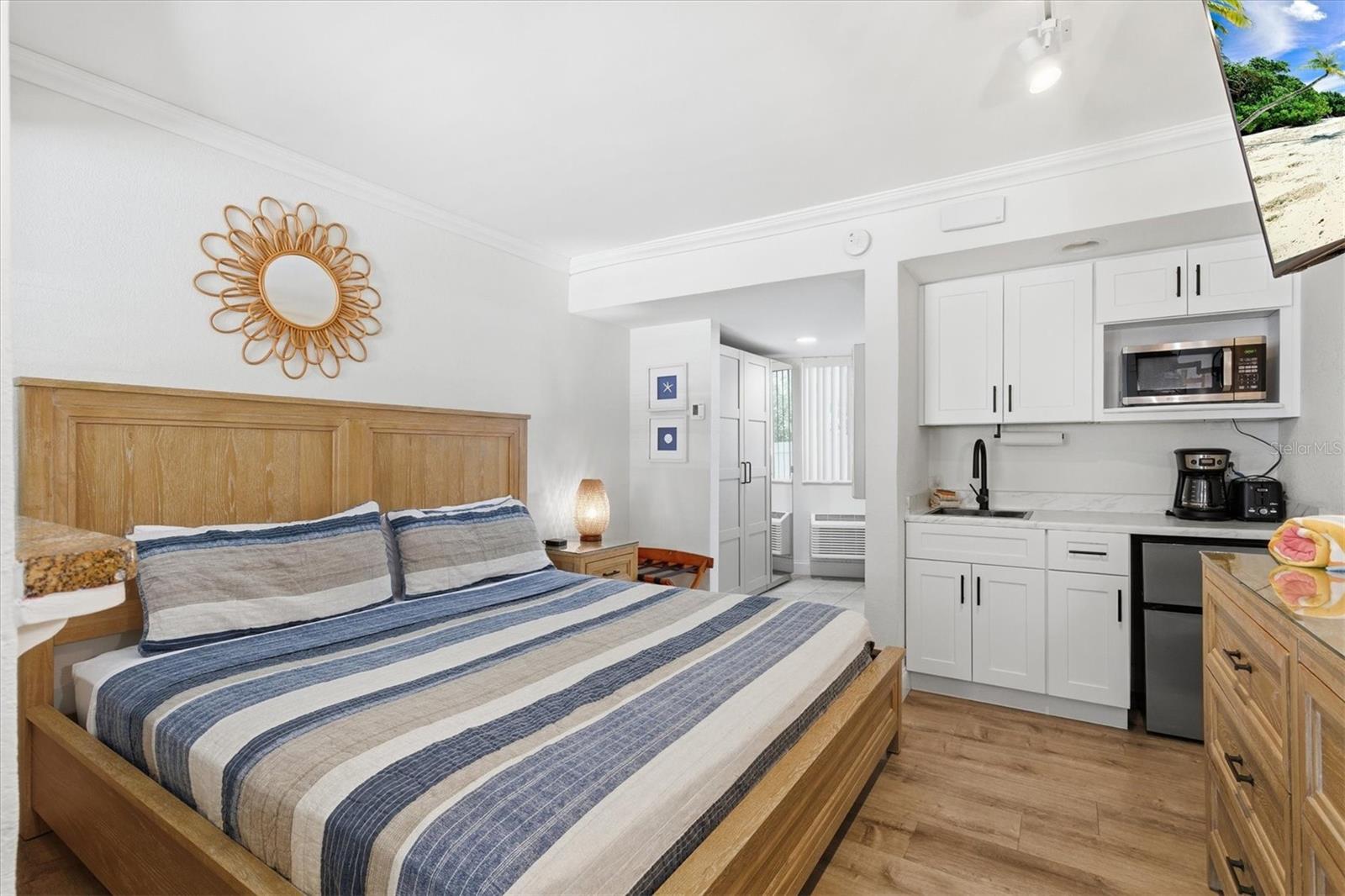 PELICAN POINTE ON - Residential