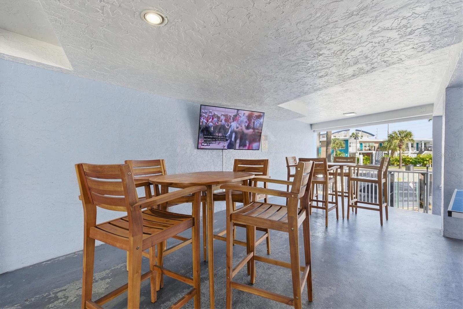 PELICAN POINTE ON - Residential