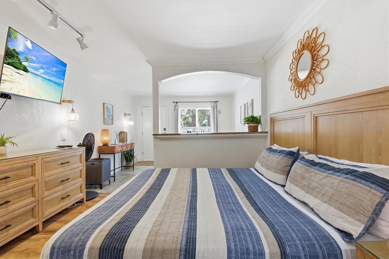 PELICAN POINTE ON - Residential