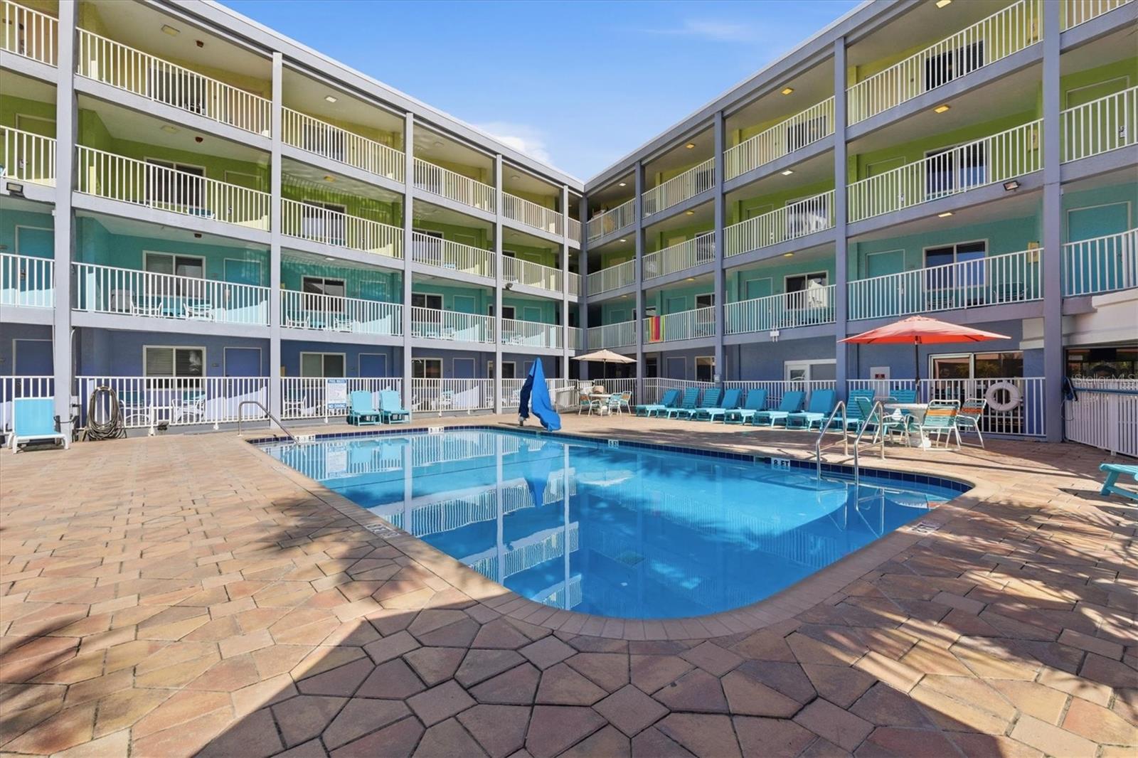 PELICAN POINTE ON - Residential