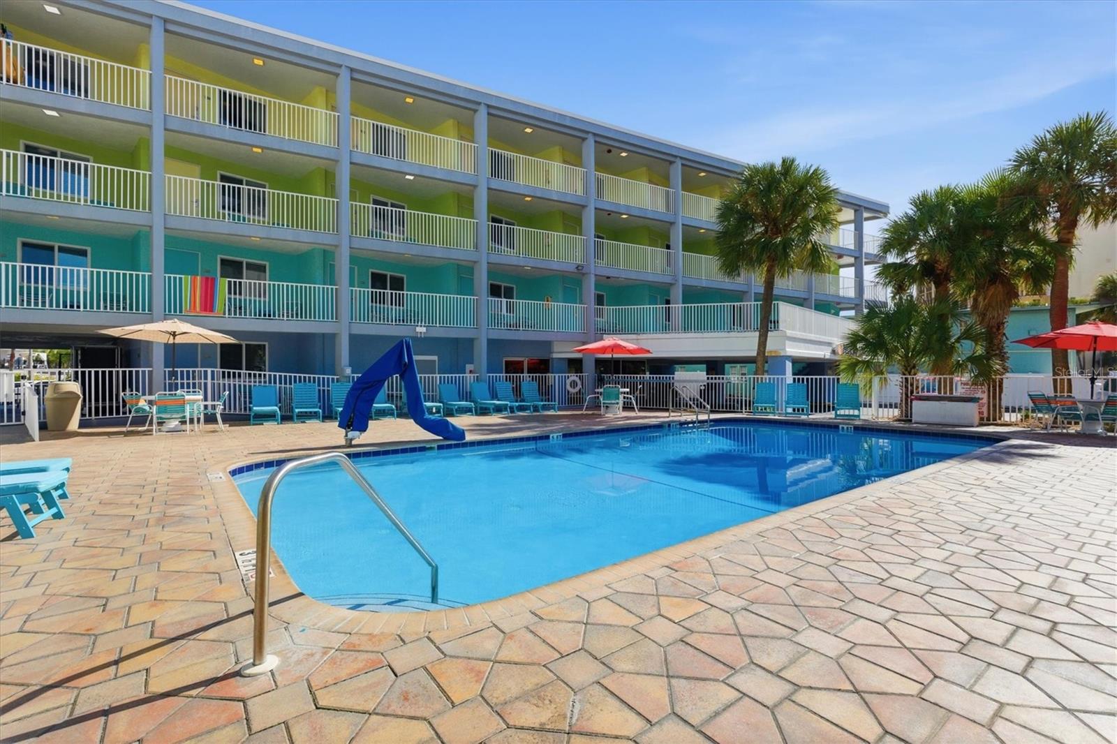 PELICAN POINTE ON - Residential