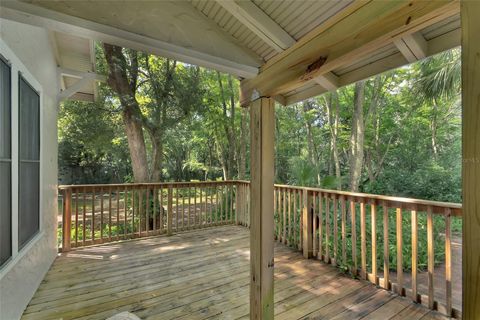 A home in DELAND