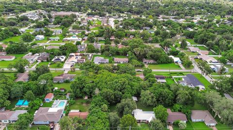 A home in DELAND