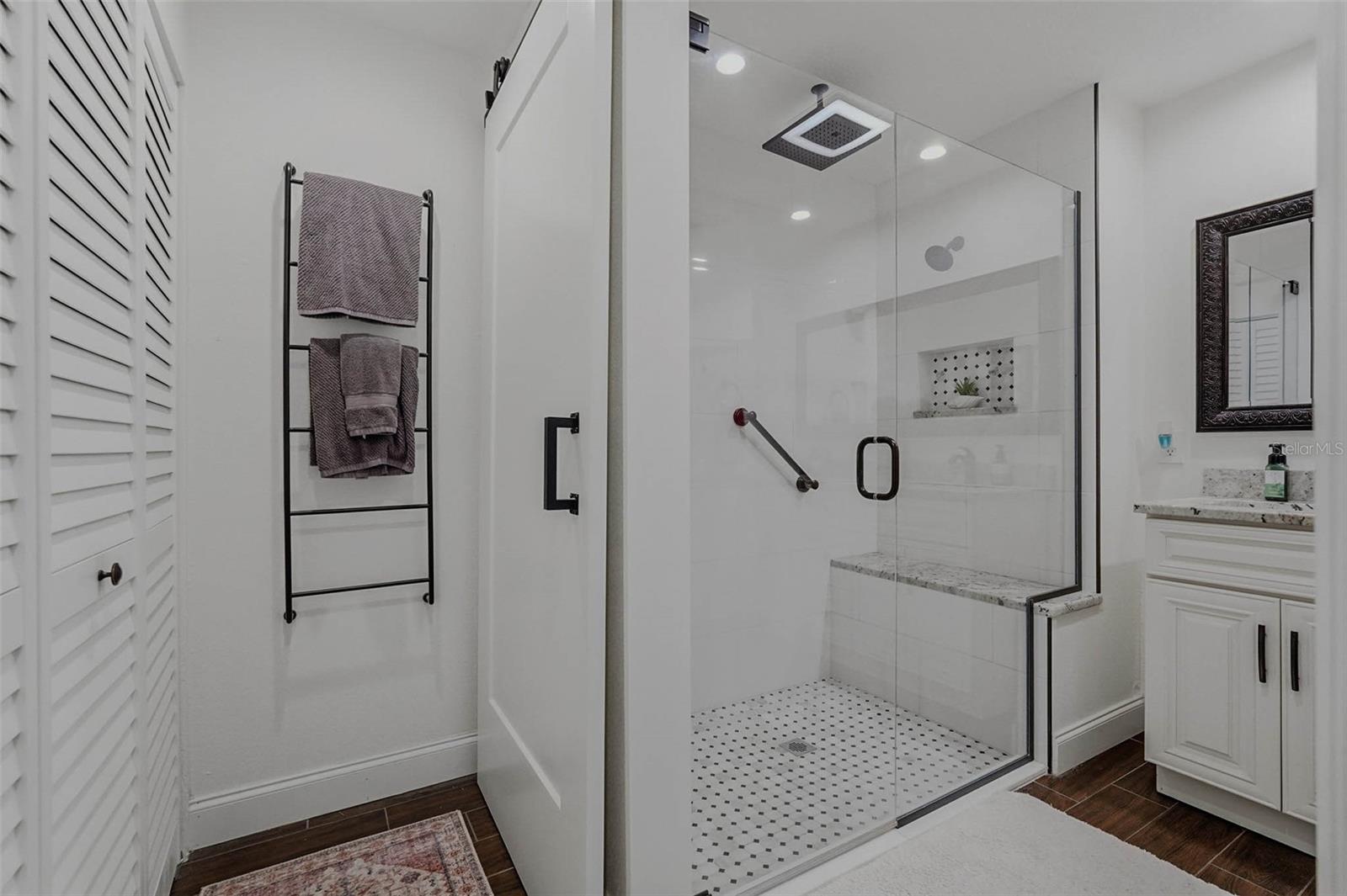 LINDEN PLACE - Residential