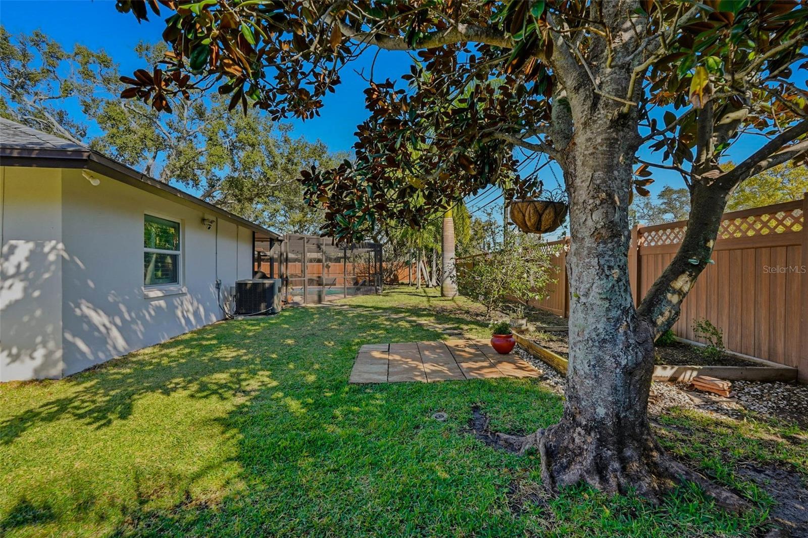 LINDEN PLACE - Residential